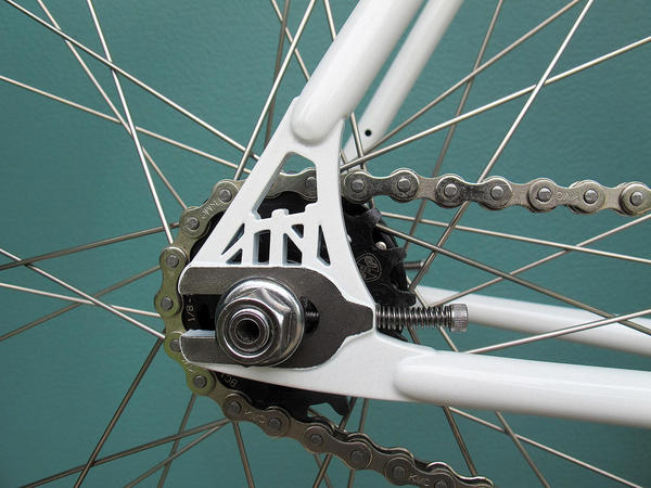 What's the point of this kind of chain tensioner? : r/bikewrench