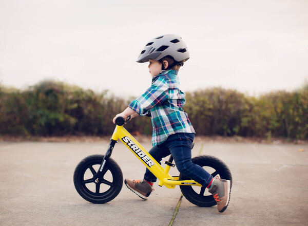 Yellow balance online bike