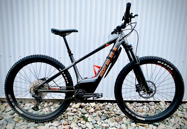 Rocky Mountain USED ROCKY MOUNTAIN GROWLER A30 POWERPLAY MEDIUM Mike s Bike Shop