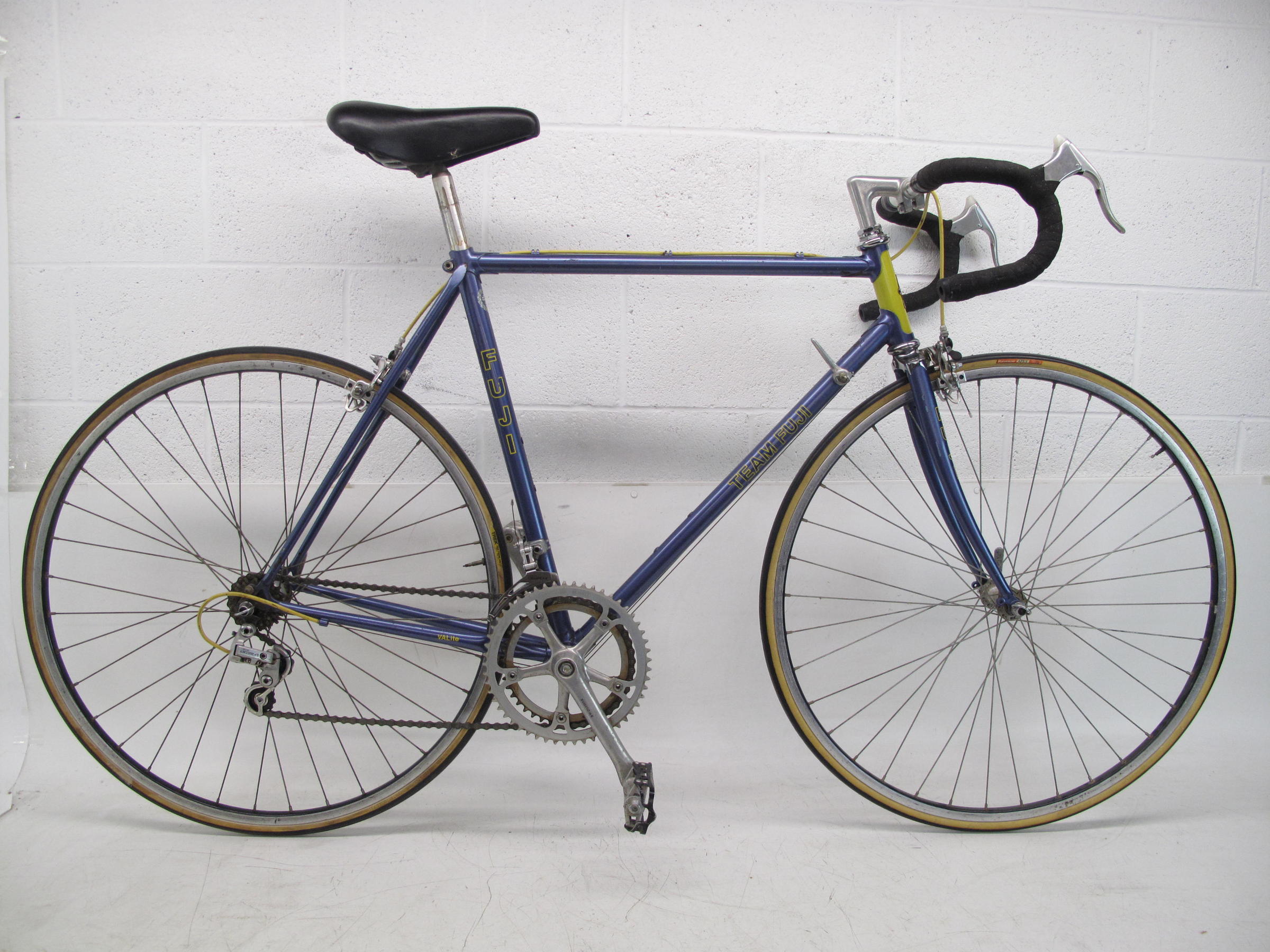 fuji 12 speed road bike