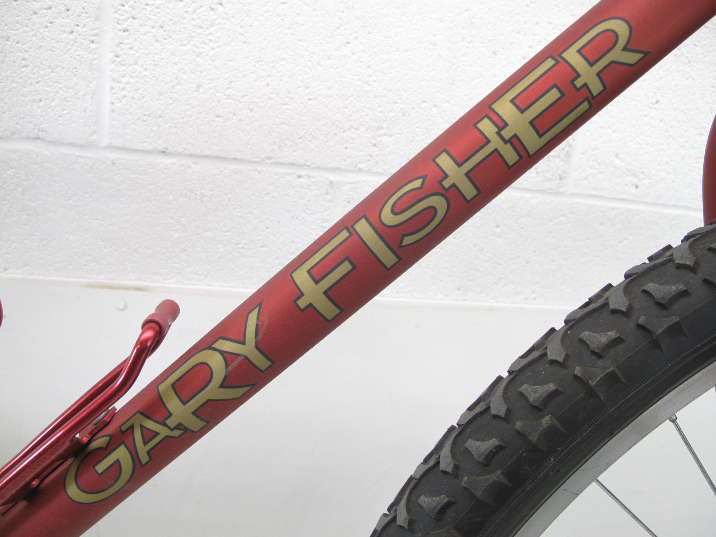 gary fisher red mountain bike