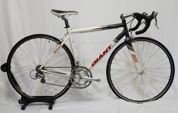 Used Giant TCR 1 Medium White