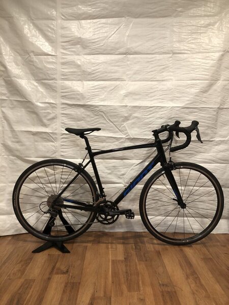 Used Giant Contend 3 M L Road bike Black Blue