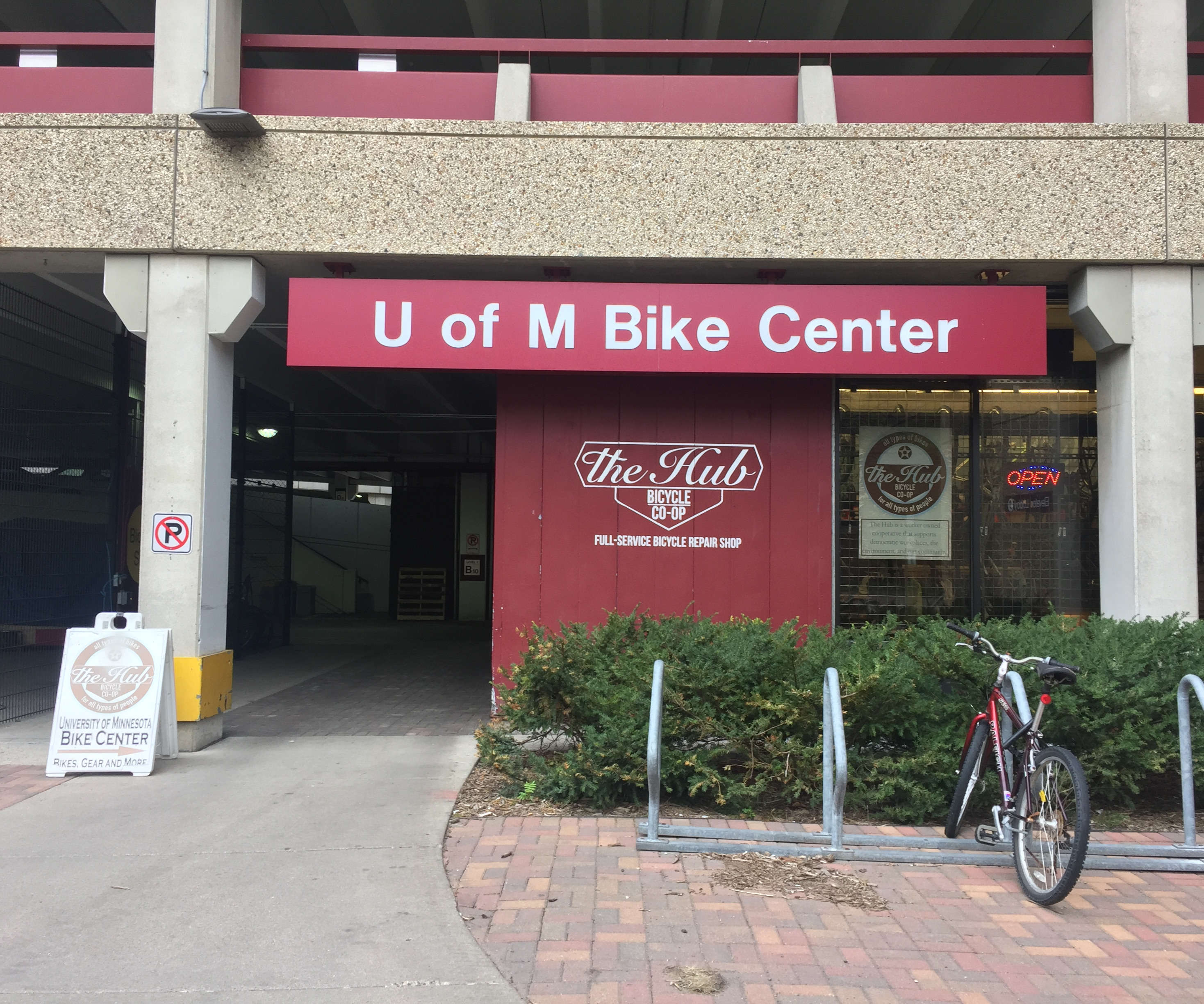 the hub bike store