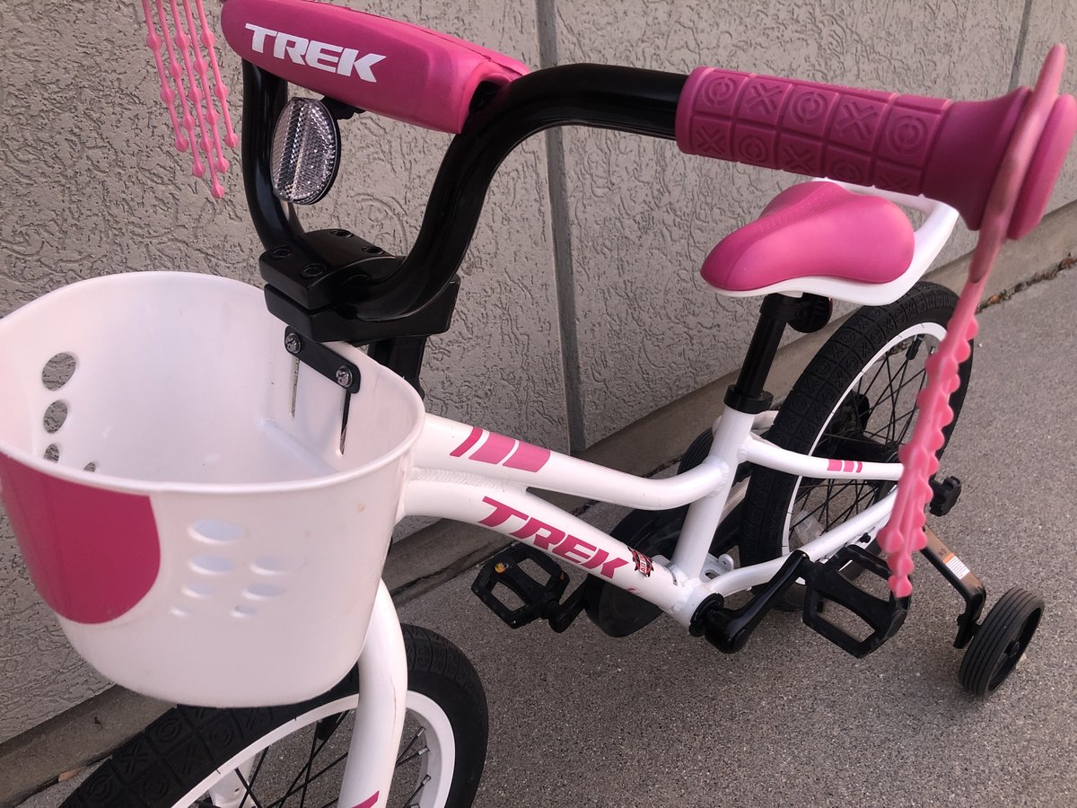 trek tricycle pink