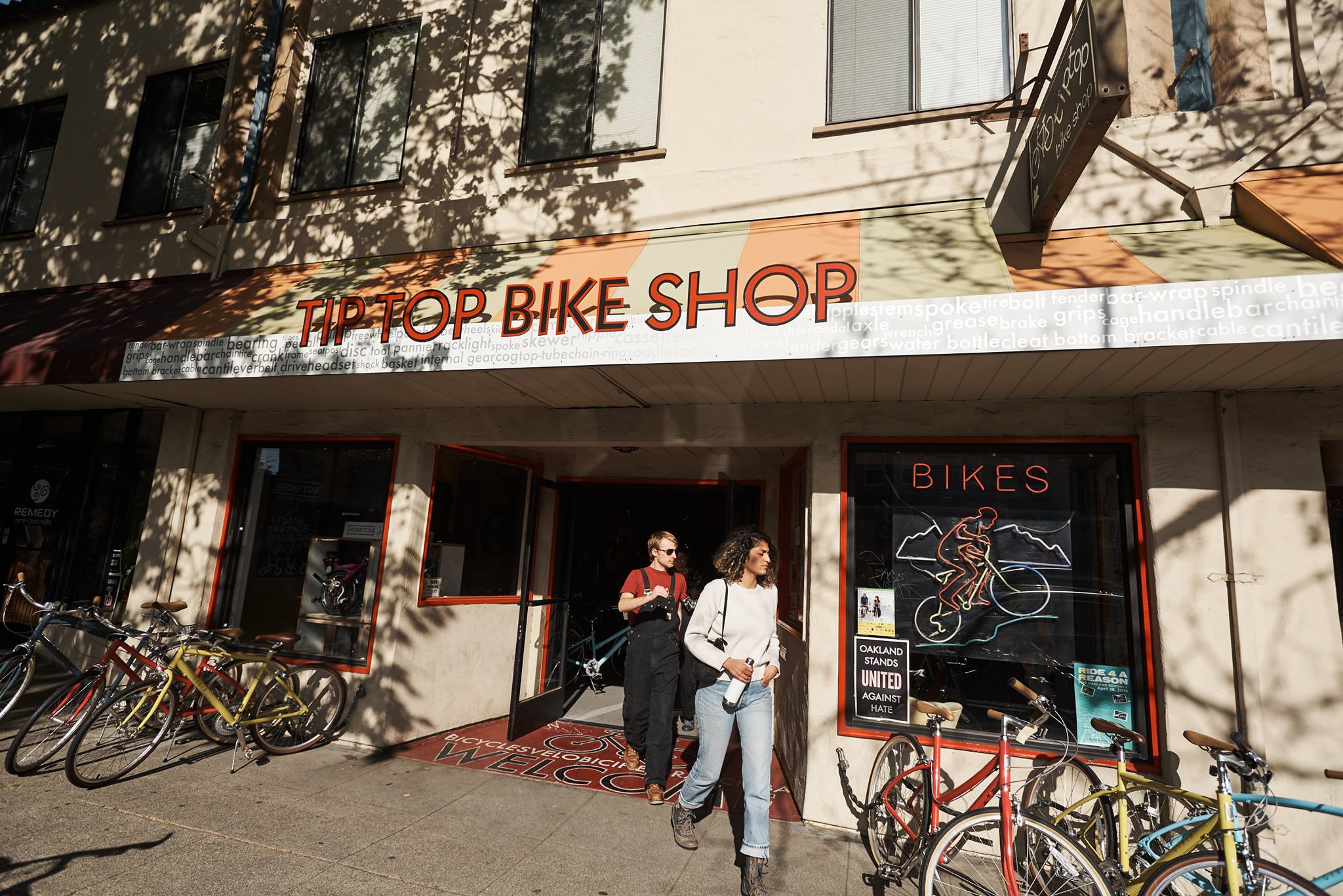 Premisa café proporción Tip Top Bike Shop | Temescal, Oakland CA