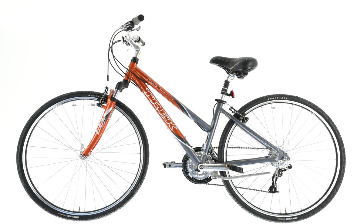 Trek 7300 best sale women's hybrid bike