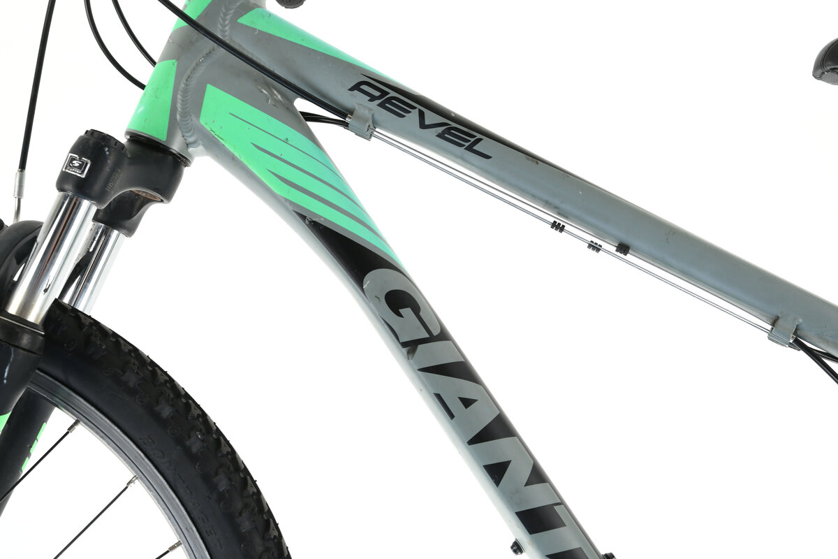 Giant revel 26 online mountain bike