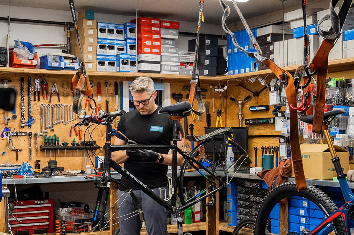 Track and trail clearance cycle shop