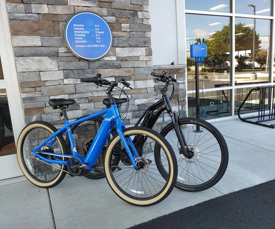 Bicycle shop near me deals open now