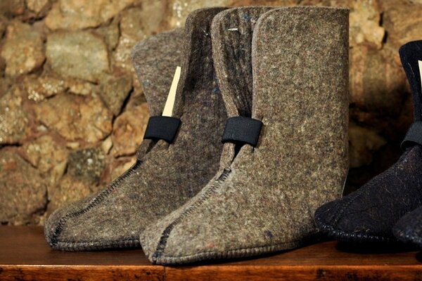 winter boots with felt liners