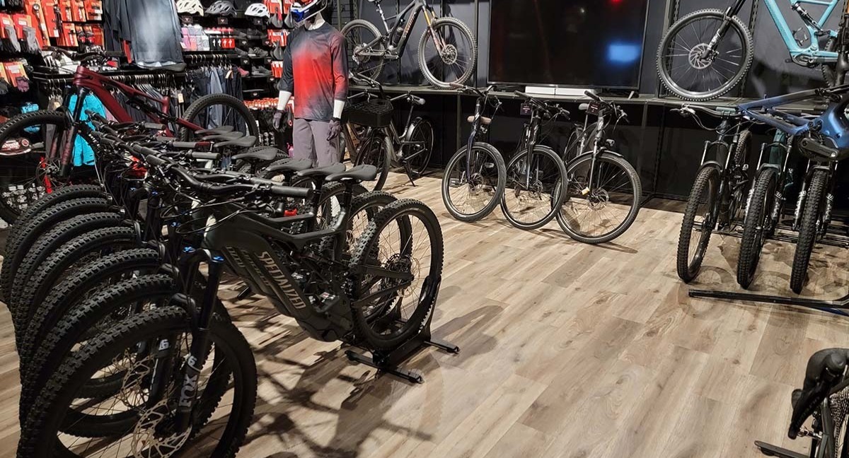 Sports store experts bikes