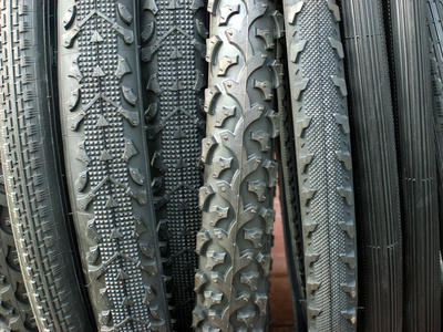 700c tyre size in inches